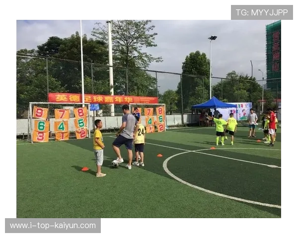 俱乐部青训选拔日活动吸引众多有潜力少年参与，足球青训俱乐部招生宣传